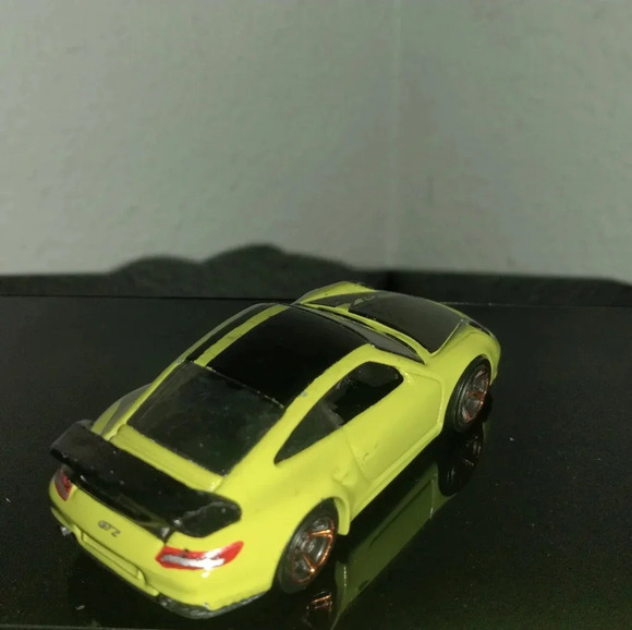Porsche GT 2 hotwheel - Picture 3 of 5